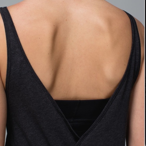 Lululemon Twist & Turn Tank - Picture 4 of 16